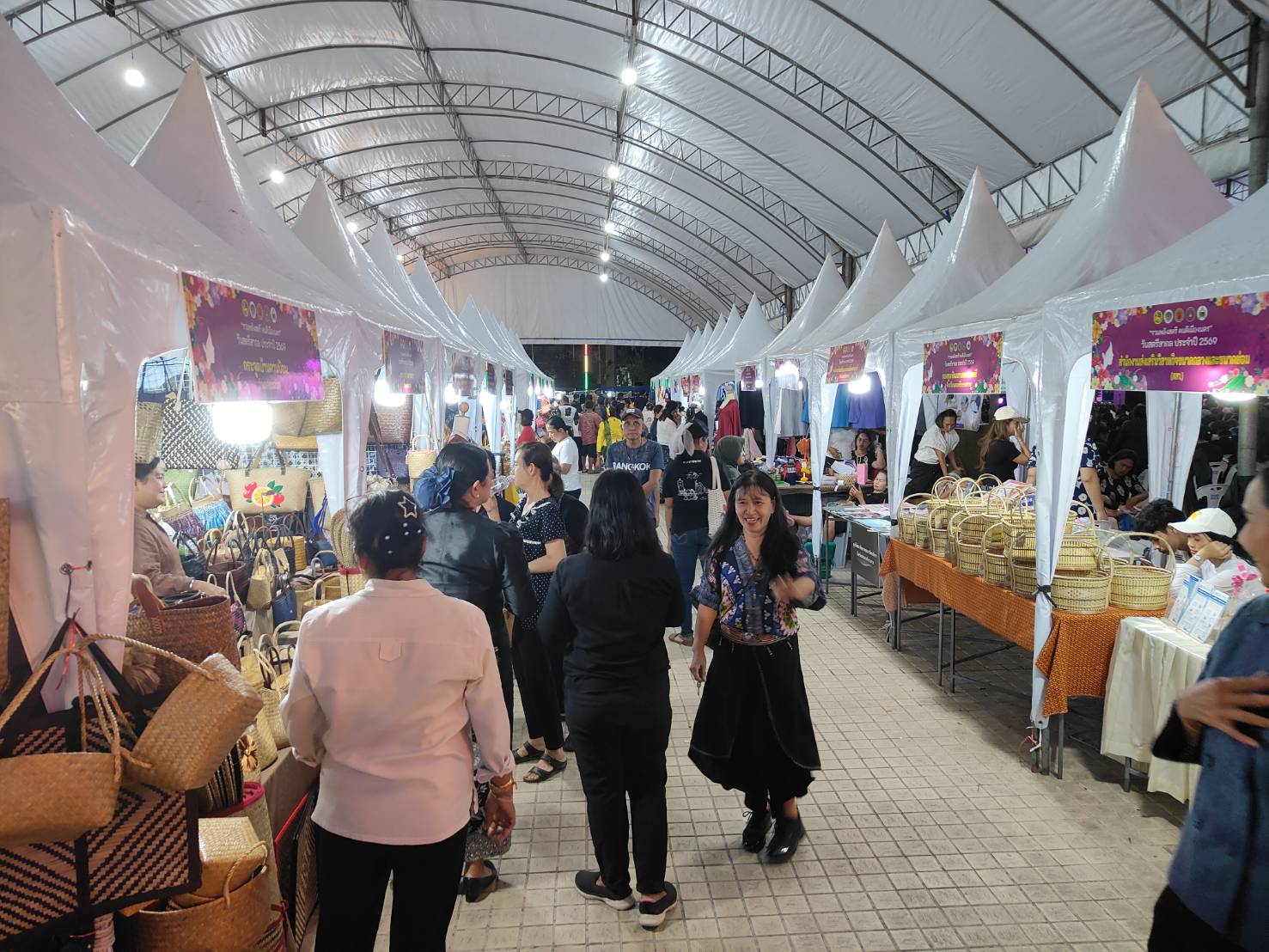 🌟CDD Nakhonsi NEXT🍀 🌟พช.นครศรีธรรมราช จัดกิจกรรมส่งเสริมการตลาดแก่ร้านค้า Shop ชุมชน แอปพลิเคชัน Click ชุมชน ในงานวันสตรีสากล ประจำปี 2569